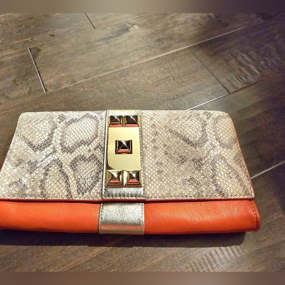 Vince Camuto Clutch 100% Leather - Picture 2 of 7